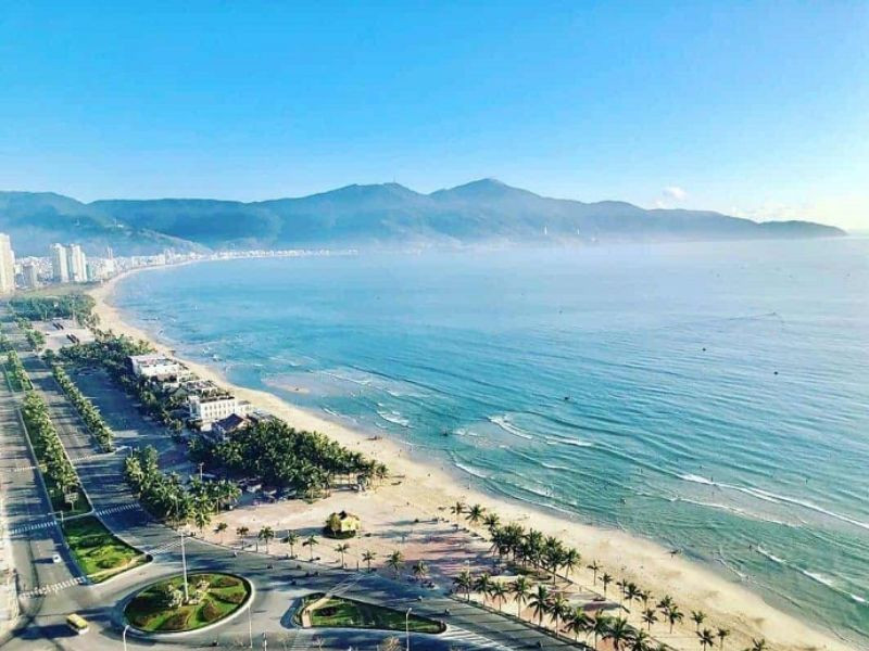 Biển Mỹ Khê - bãi biển trong xanh 